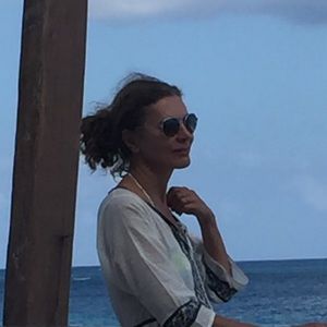 Meet your Posher, Betsabe